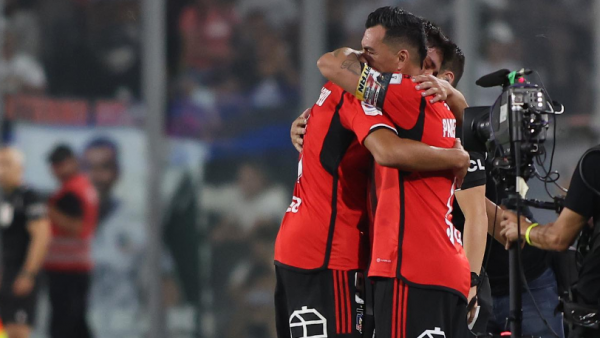 Colo Colo vence a Colón y cierra a lo grande despedida a Esteban Paredes
