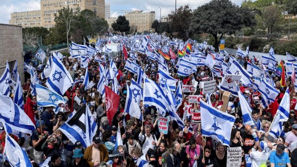 ¿Qué pasa en Israel? La polémica reforma judicial que divide al país
