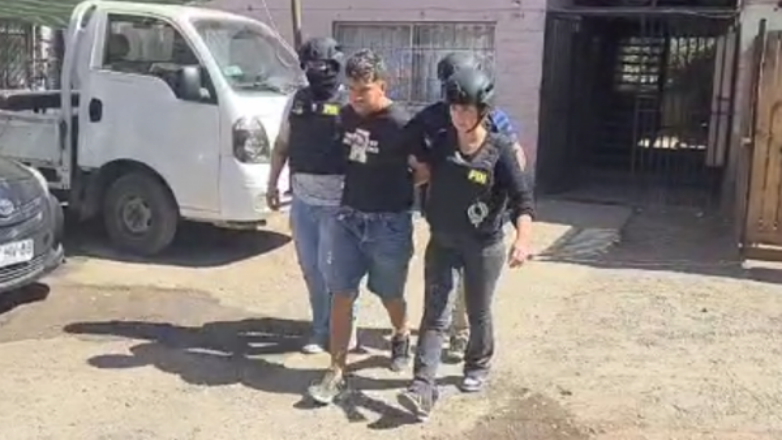 "¡Asesino!": Así detuvieron al último implicado en crimen de carabinera
