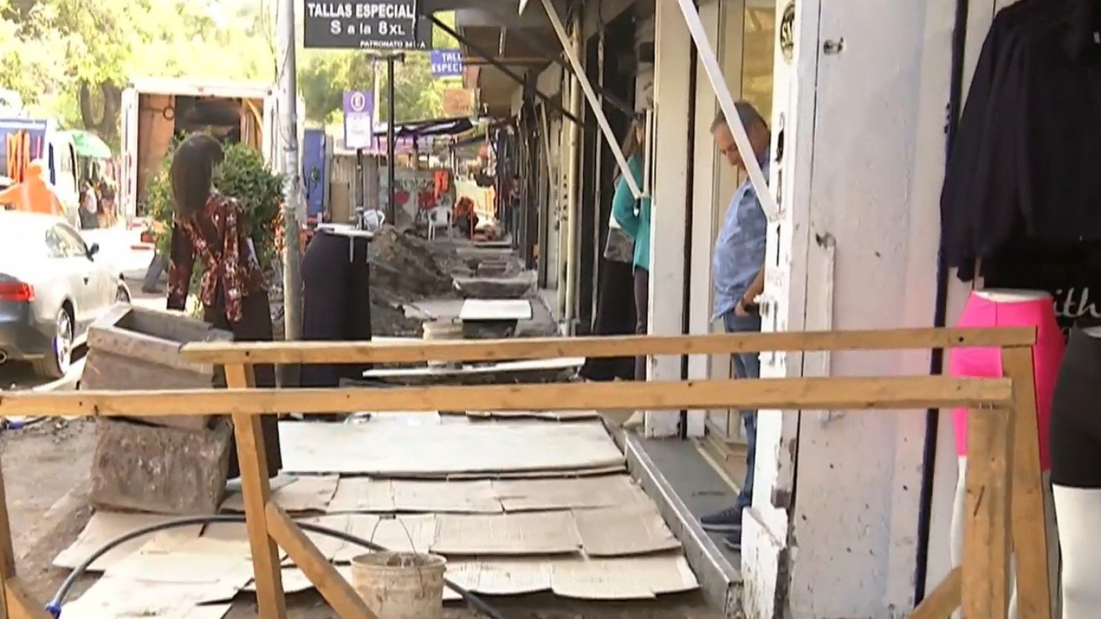 ¡No pueden trabajar! Quejas de locatarios por arreglos de la calle en Patronato
