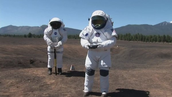 Hijos de las estrellas - T3E5 | De Regreso a la Luna
