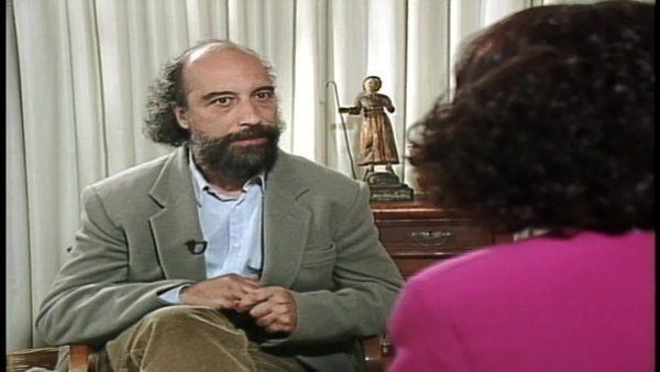 Patricia Politzer entrevista a Raúl Zurita en el programa "De lo público a lo privado"
