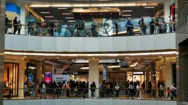 Semana Santa: revisa los horarios de supermercados y mall este fin de semana largo
