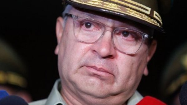 El sentido llanto del general Yáñez tras nuevo crimen en Carabineros: "Hay una esposa, hijo e institución sufriendo"
