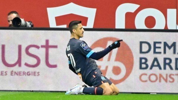 "Pretendiente sorpresa": Revelan los dos gigantes que buscan fichar a Alexis Sánchez
