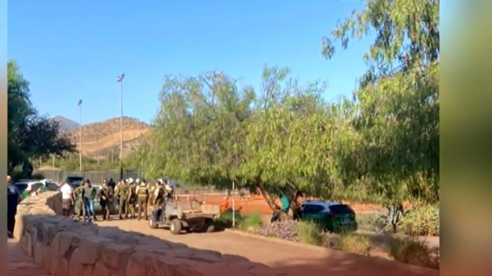 ¡Pasaron por canchas de golf y tenis! Cinco detenidos en persecución policial en Colina
