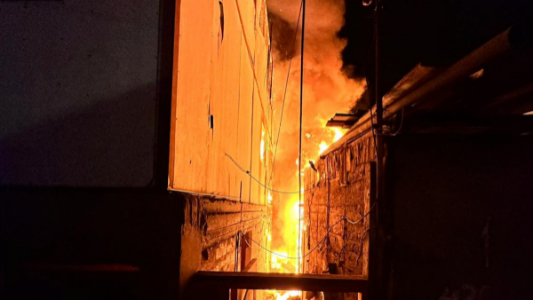 Tres muertos deja gran incendio a casas en Antofagasta

