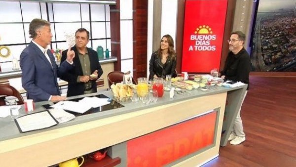 Eduardo Fuentes recrea la sesión de fotos de Pedro Pascal en prestigiosa revista internacional
