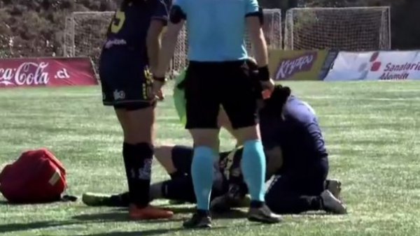 Dramático momento: Jugadora se desplomó y sufrió convulsiones en pleno partido
