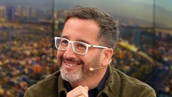 Eduardo Fuentes nos comparte los emotivos momentos de la llegada de su hija Alma a su familia
