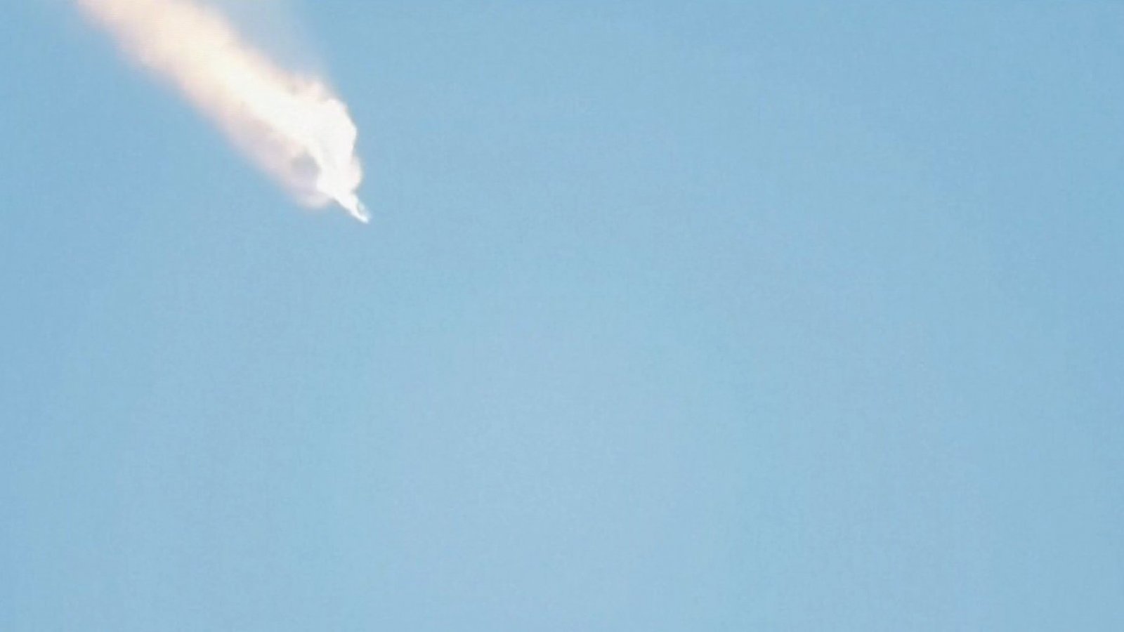 Lo vimos en vivo: Así fue el momento del despegue y explosión del "Starship", el cohete que quiere llegar a Marte
