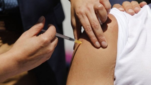 Mayores de 12 años y embarazadas recibirán la vacuna bivalente contra el Covid
