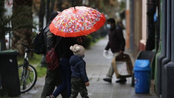 Lluvias a la vista: temporal y precipitaciones "fuertes" llegarán a Santiago

