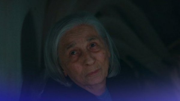 ¡¿Qué le hicieron a la señora Sevgi?! Mira un adelanto de este martes de "Todo por mi familia"
