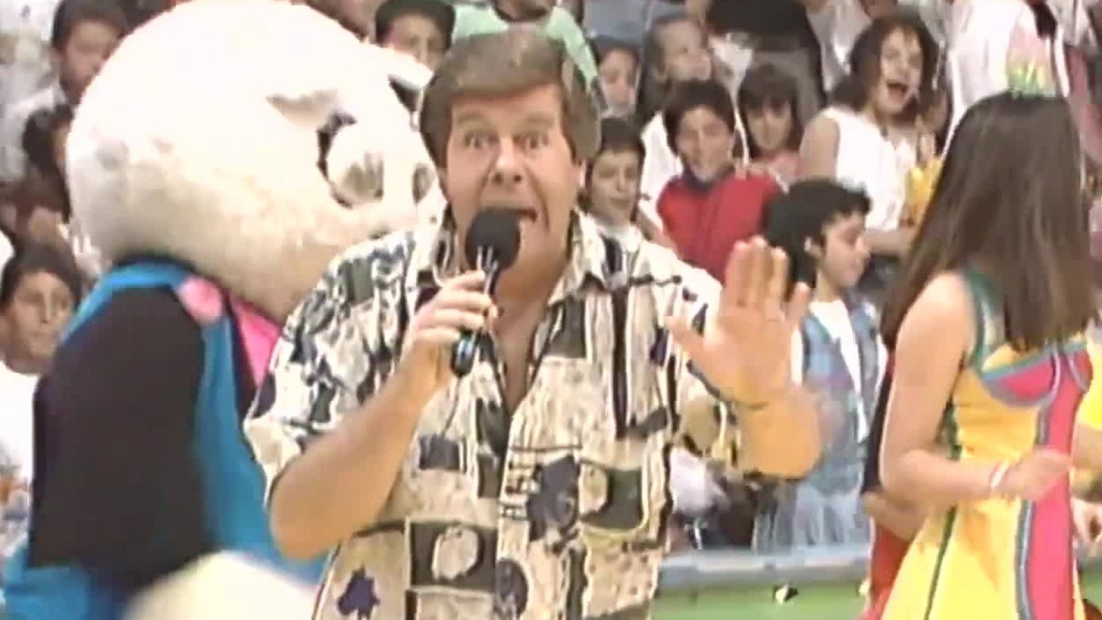 Marcelo y sus amigos nos cantan "congelao" en Cachureos 1994
