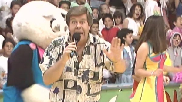 Marcelo y sus amigos nos cantan "congelao" en Cachureos 1994

