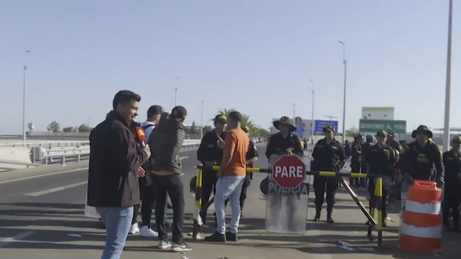 Simón Oliveros es testigo de los problemas de la crisis migratoria en la frontera norte del país
