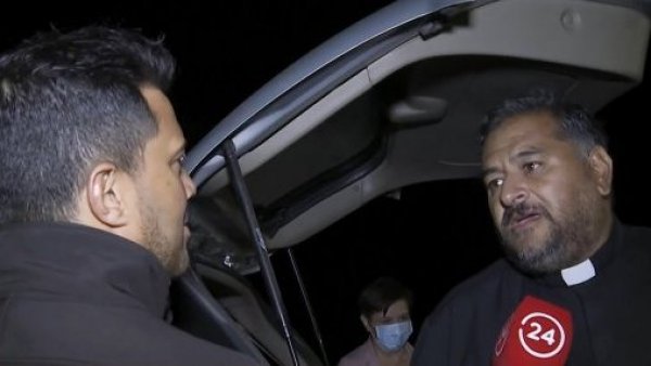 "El curita de la sopa": Así es la ayuda que reciben los migrantes en la frontera
