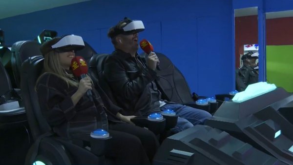 ¡Afírmense! Nos subimos a un simulador de realidad virtual
