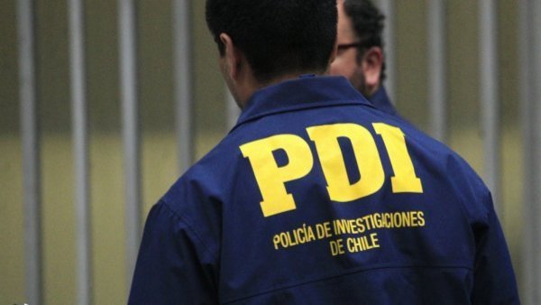 Mujer de 69 años ataca con un machete a su ex en presencia de la actual pareja
