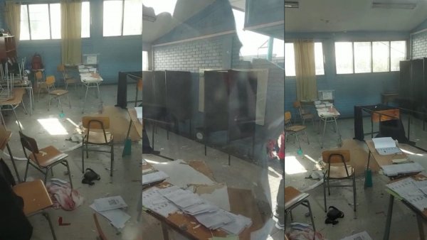 Evacúan a votantes: "Cielo falso" colapsa en local de Pudahuel

