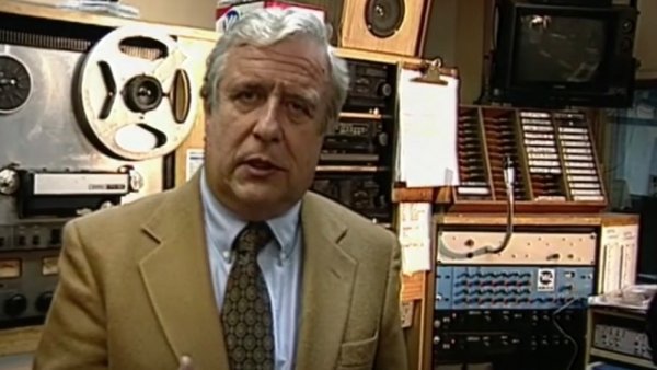 En TVN Play recordamos al destacado periodista Patricio Bañados
