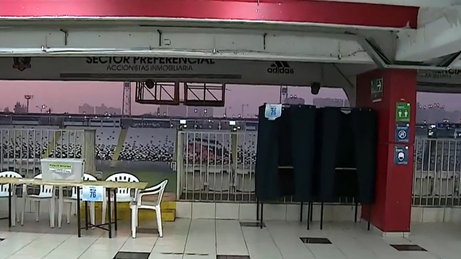 Uno de los locales más grande de Chile: Todo listo para la votación en el Estadio Monumental
