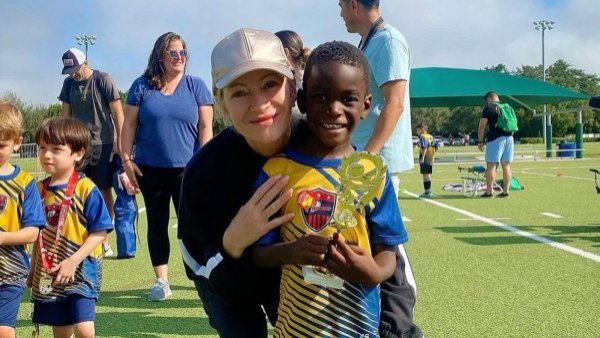 El orgullo de Marcela Vacarezza por logro deportivo de su hijo Benjamín
