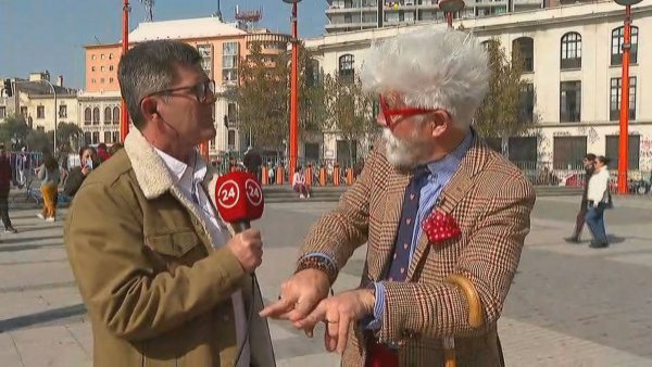 "Atlas de Chile Elige": Federico Sánchez y Marcelo Comparini recorren el local de votación de Estación Mapocho
