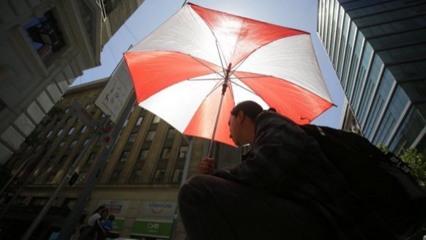 Hasta 28°: emiten aviso meteorológico por "altas temperaturas" en la RM y otras 5 regiones del país
