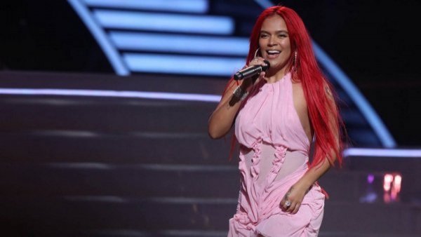 La decisión de Karol G tras polémica canción que le dedicó Anuel AA
