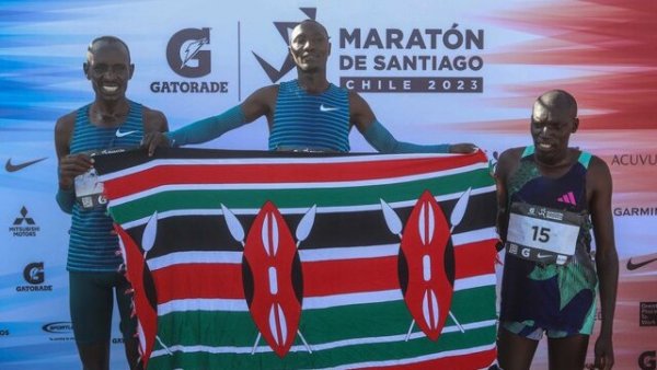 Kenia invencible: Joseph Munywoki se impuso en el Maratón de Santiago 2023
