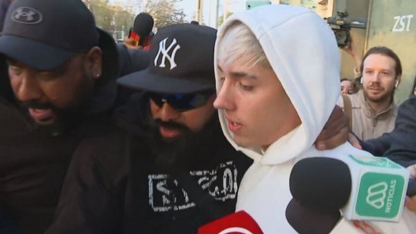 VIDEO: así fue la caótica salida de Pailita del Centro de Justicia tras su formalización
