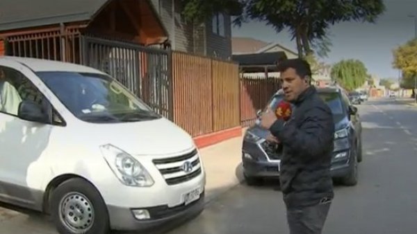 Municipalidad de Maipú multa a vecina por estacionar su vehículo afuera de su casa
