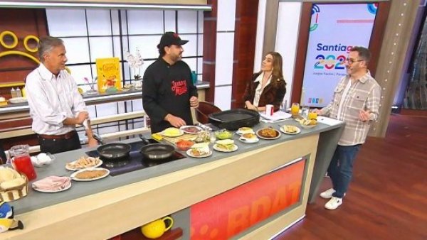 Los amigos de "Juan y Medio" nos sorprenden con unos ricos sanguchitos
