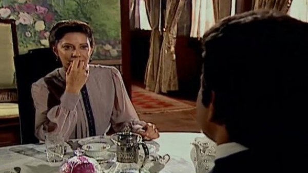 Janette ya no oculta su amor por el cochero
