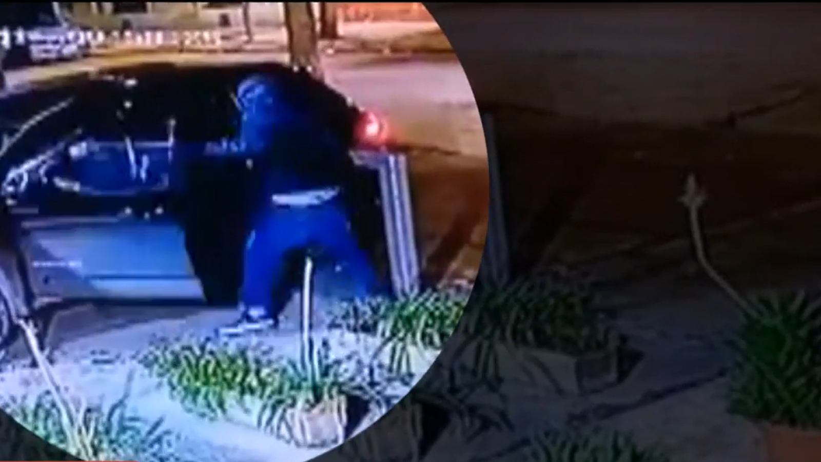 Dos adolescentes fallecen en presunto intento de portonazo en Santiago
