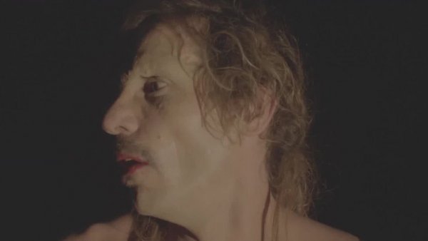 “El Performer”: El desgarrador monólogo de Gonzalo Valenzuela sobre su vida
