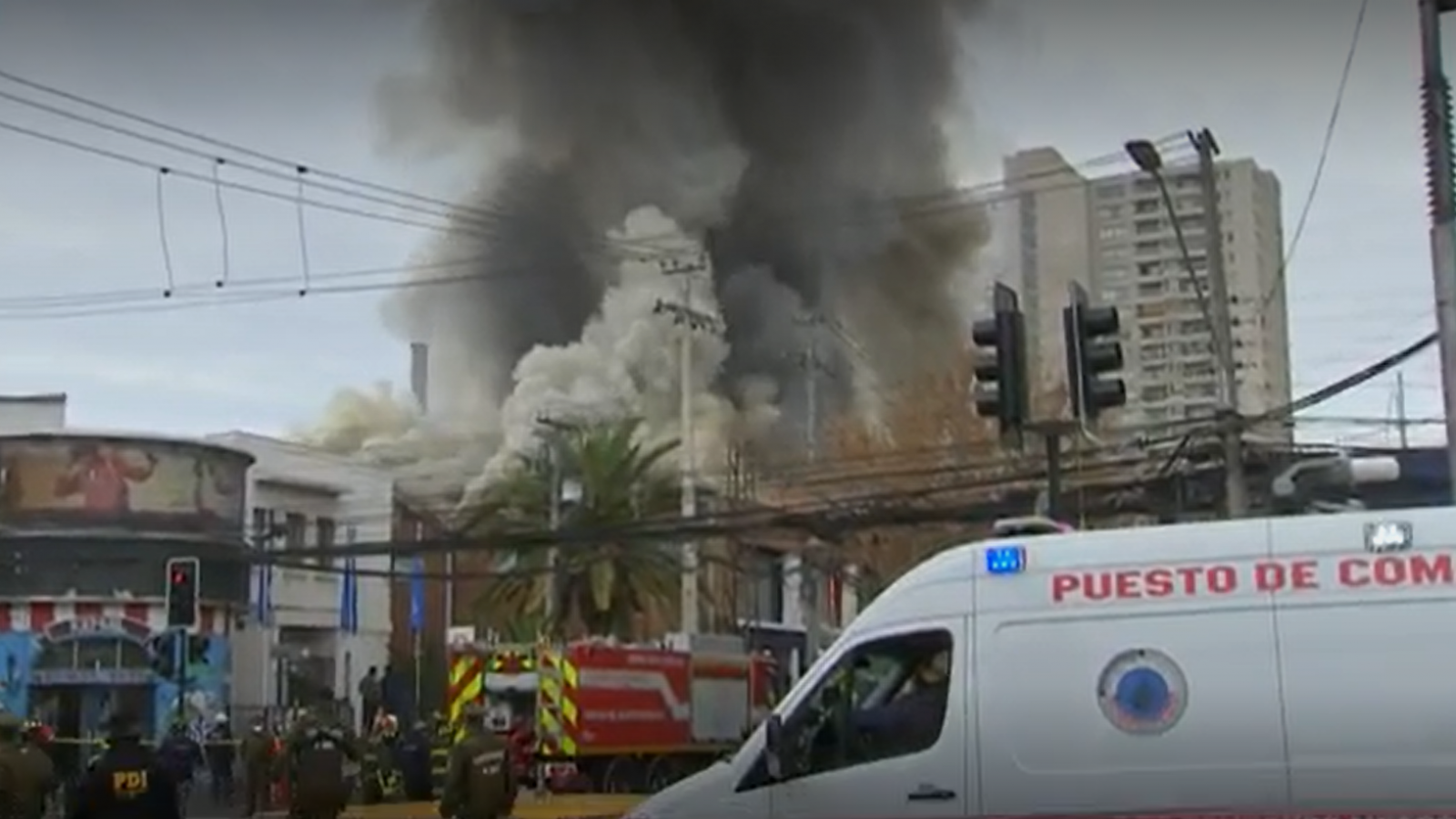 Incendio afecta a Cuartel de la PDI en San Miguel
