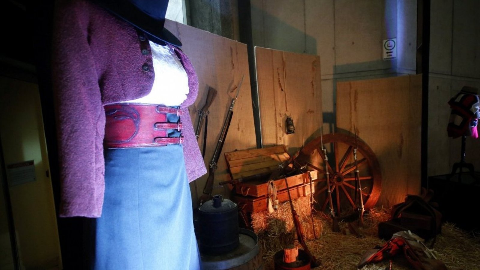 Realiza un tour virtual por TVN en el Día de los Patrimonios: Conoce el sector de utilería y vestuario
