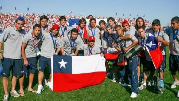 "Llegó el momento de decir adiós": exmundialista con la Roja anuncia retiro del fútbol
