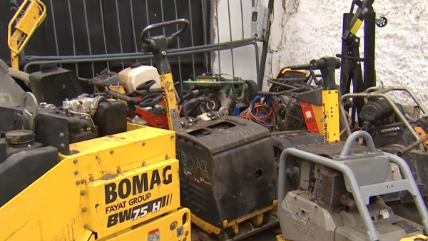 ¡Más de 300 millones de pesos recuperados! Bodega tenía cientos de máquinas robadas

