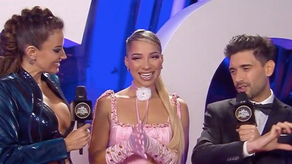 Princesa Alba impacta con su "look" en "La Previa" de los Pulsar y adelanta que dará un "show increíble"
