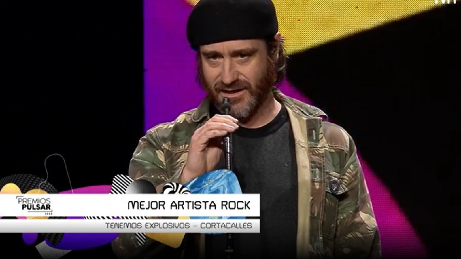 Tenemos Explosivos triunfa en los Premios Pulsar 2023 como "Mejor Artista Rock"

