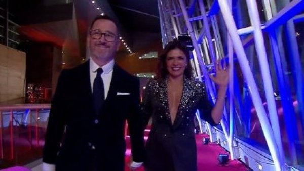 ¡Deslumbraron! Así fue el paso de Eduardo Fuentes e Ivette Vergara por la alfombra roja de La Previa
