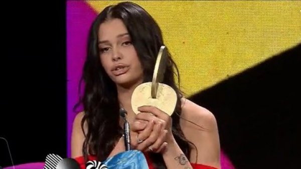 Soulfia se impone como "Mejor artista de música urbana" en los Premios Pulsar 2023

