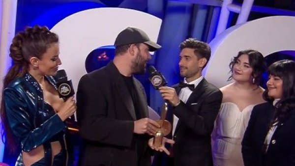 Arturo Zegers logra premio a "Grabación del año" junto a Yorka
