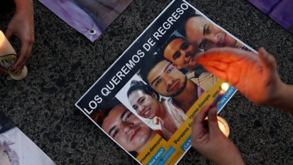 Confirman que restos hallados en bolsas son de ocho jóvenes desaparecidos en el estado mexicano de Jalisco
