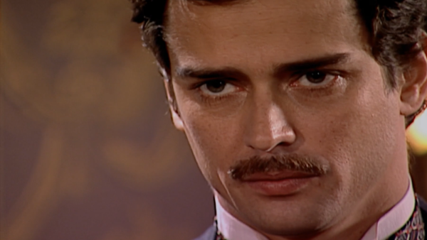 Marco Antonio decide irse lejos
