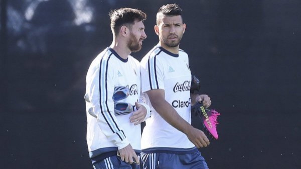 "Le dije": la reacción del "Kun" Agüero por llegada de Lionel Messi a Miami
